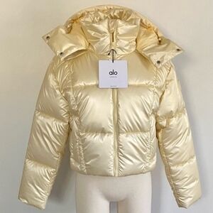 Alo Yoga Pearlized Pristine Puffer Jacket Coat French Vanilla Cute